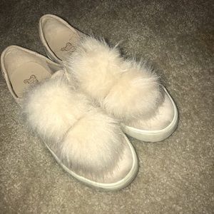 Fluffy platform shoes